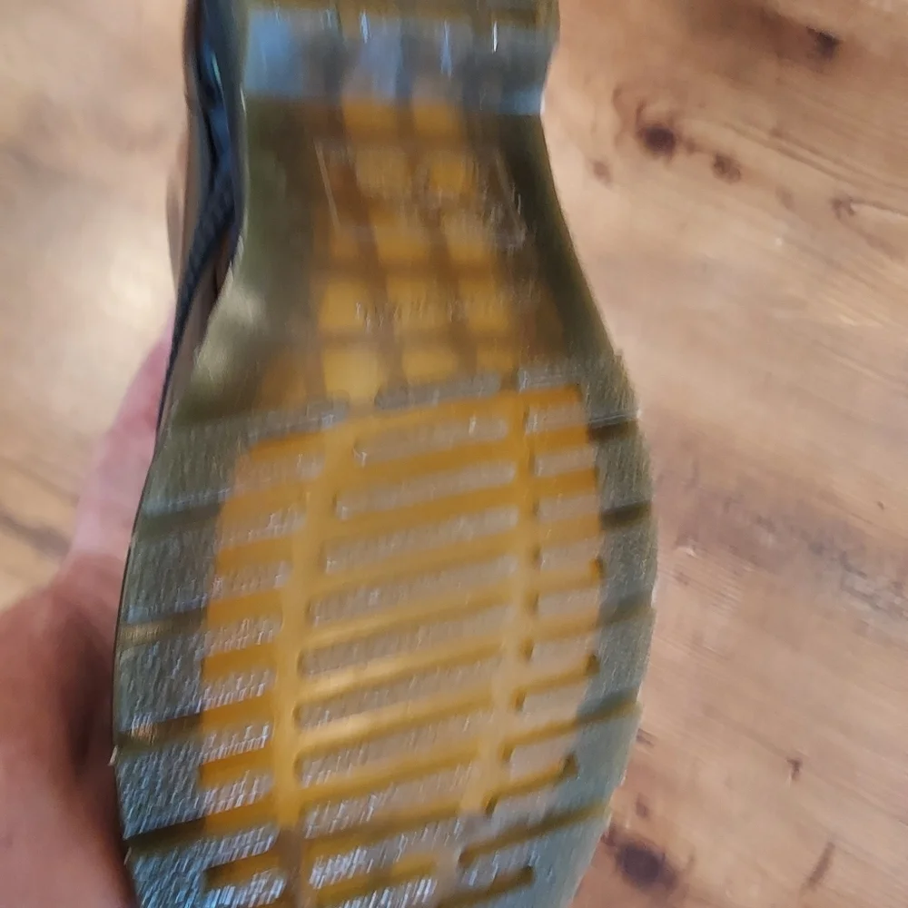 Dr. Martens Shiny Black Amphibian NEW Sz 10 Boots - Picture 5 of 5